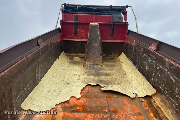 image for item LC9199 1988 International  F2574 dump truck