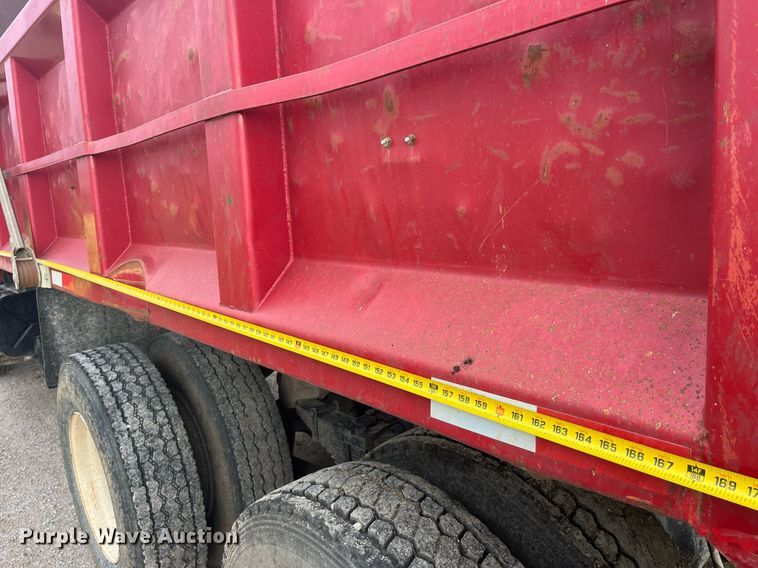 image for item LC9199 1988 International  F2574 dump truck