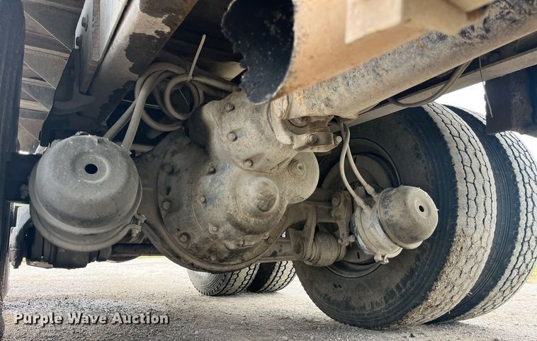 image for item LC9199 1988 International  F2574 dump truck