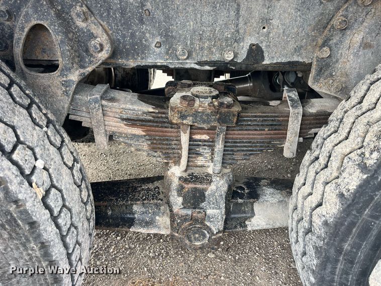 image for item LC9199 1988 International  F2574 dump truck