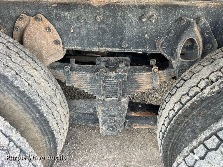 image for item LC9199 1988 International  F2574 dump truck