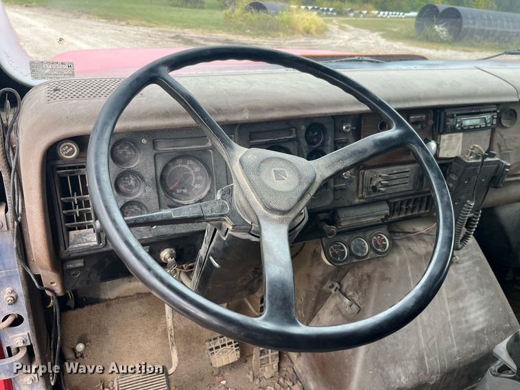 image for item LC9199 1988 International  F2574 dump truck