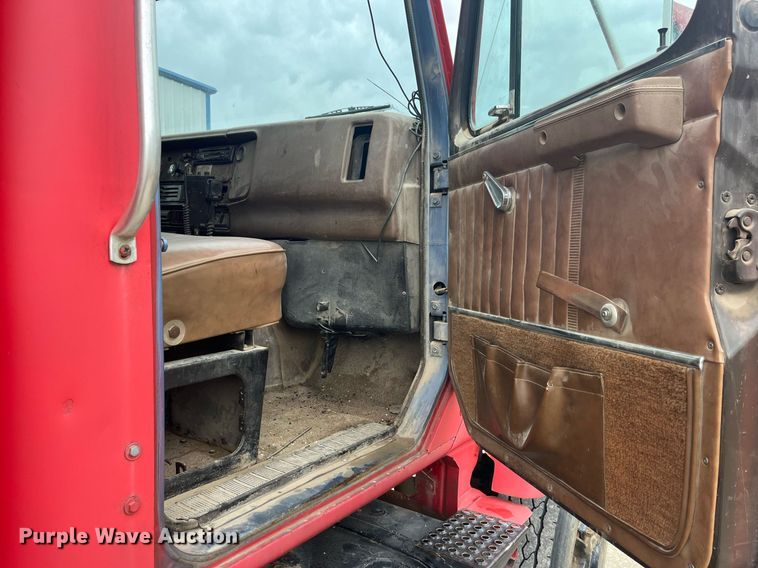 image for item LC9199 1988 International  F2574 dump truck