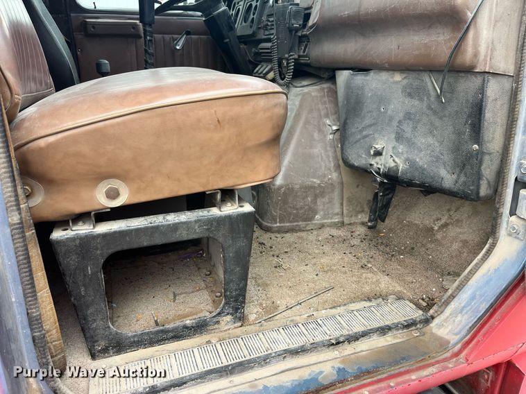 image for item LC9199 1988 International  F2574 dump truck