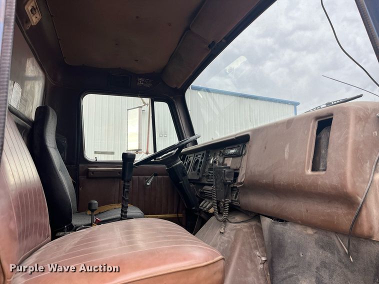 image for item LC9199 1988 International  F2574 dump truck