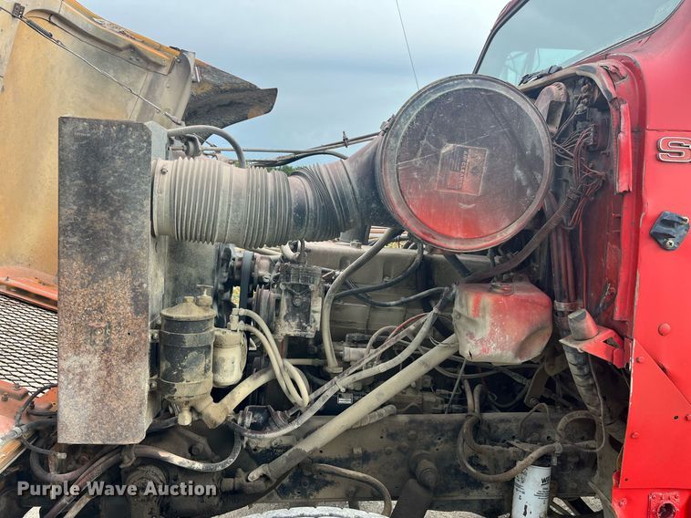 image for item LC9199 1988 International  F2574 dump truck