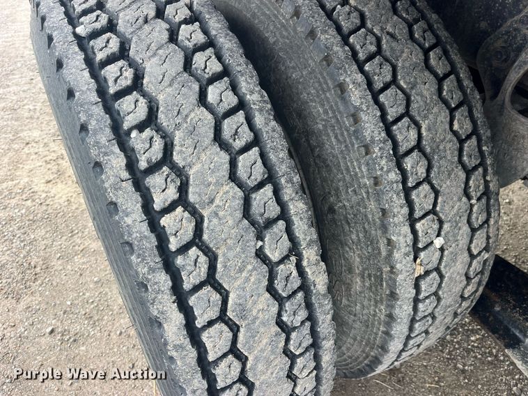 image for item LC9199 1988 International  F2574 dump truck