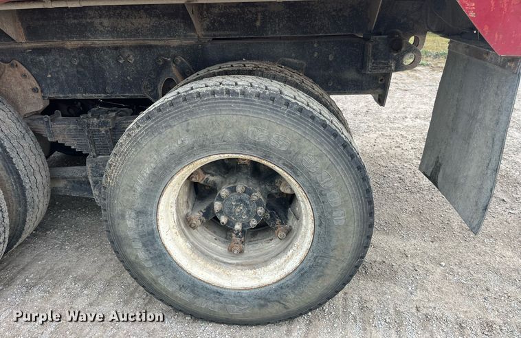 image for item LC9199 1988 International  F2574 dump truck