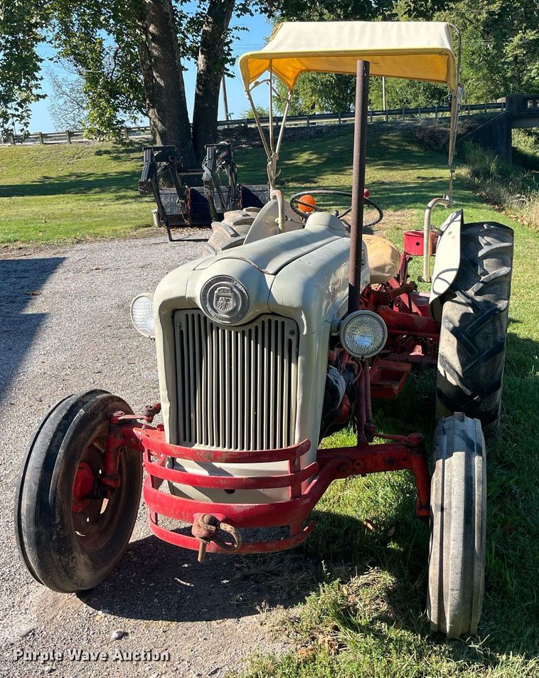 image for item LC9216 Ford tractor