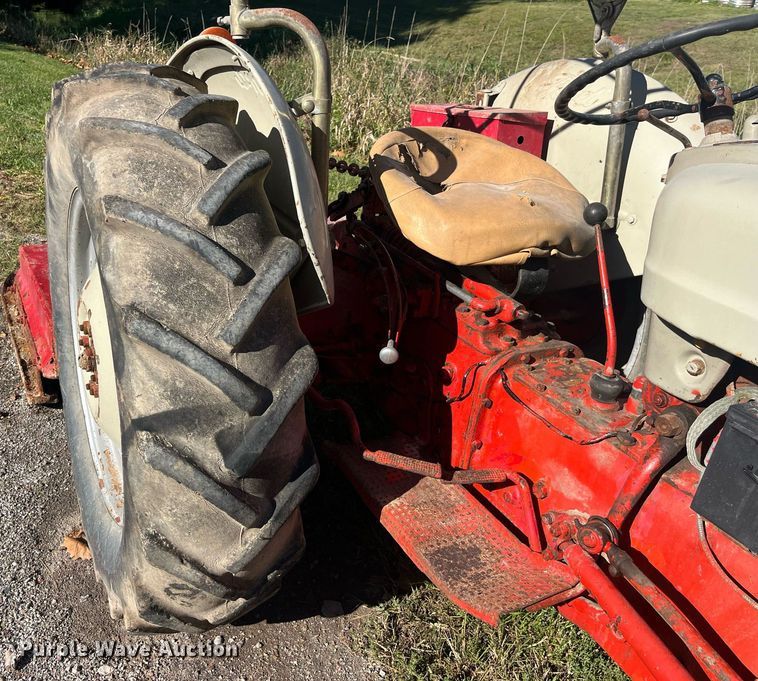 image for item LC9216 Ford tractor