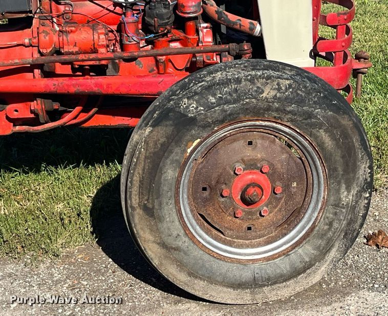 image for item LC9216 Ford tractor