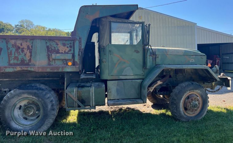 image for item LC9217 1961 International M51 dump truck