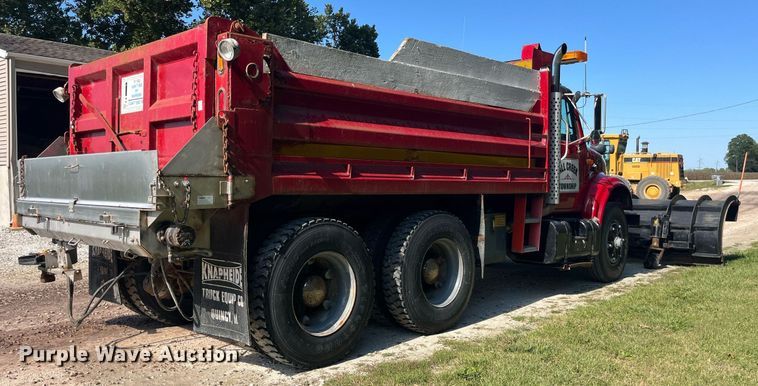 image for item LC9218 1998 International  4900 dump truck