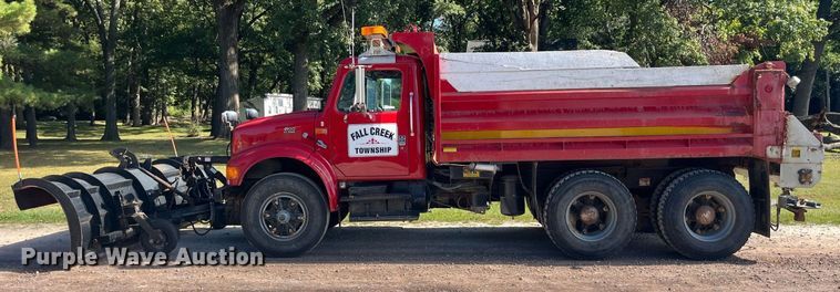 image for item LC9218 1998 International  4900 dump truck