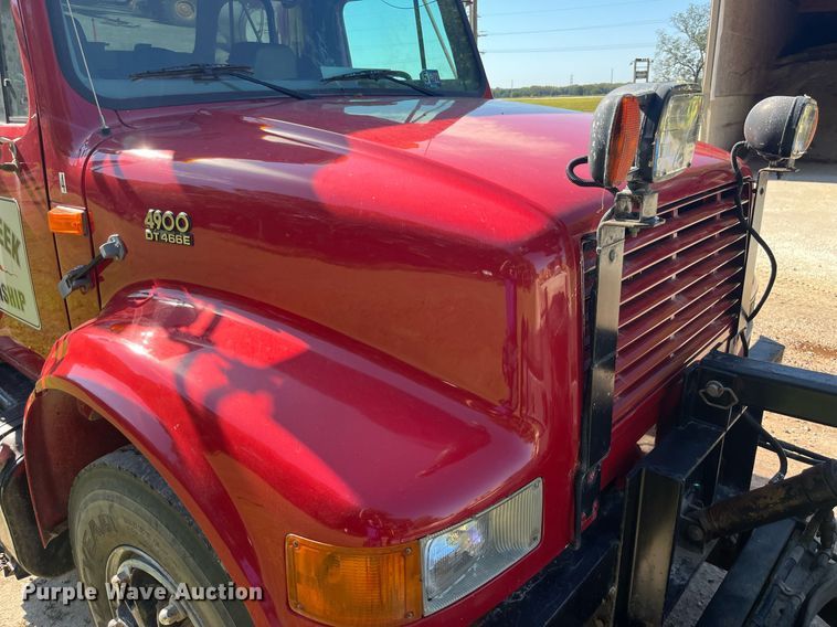 image for item LC9218 1998 International  4900 dump truck