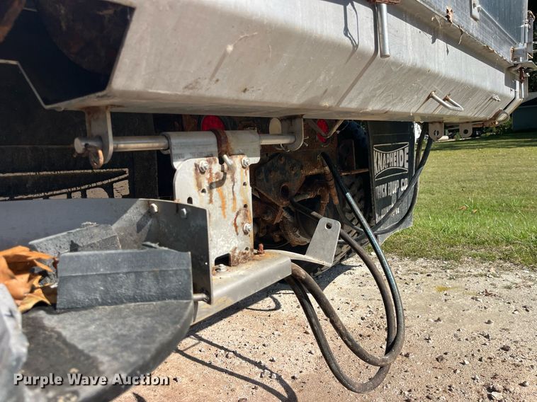 image for item LC9218 1998 International  4900 dump truck