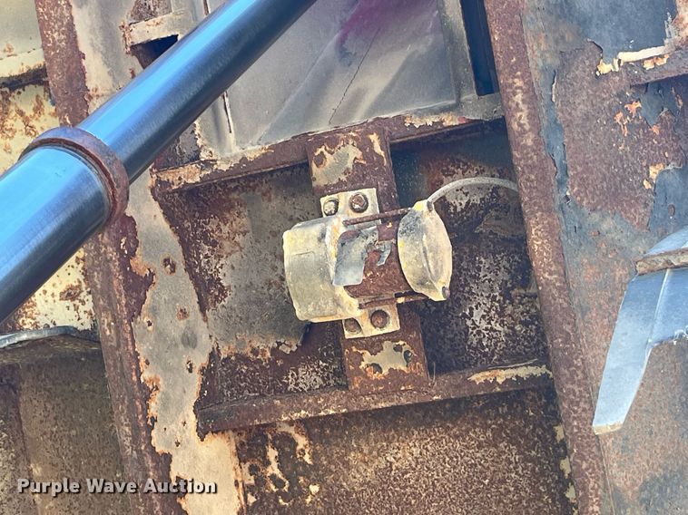 image for item LC9218 1998 International  4900 dump truck