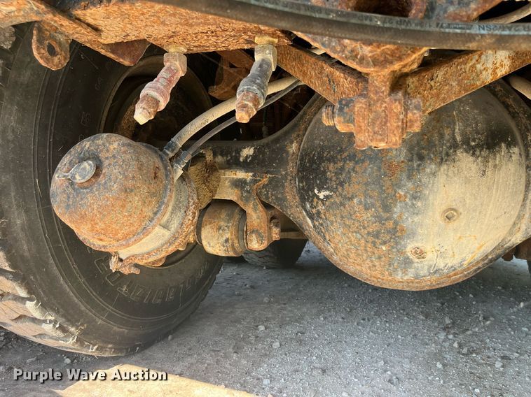 image for item LC9218 1998 International  4900 dump truck