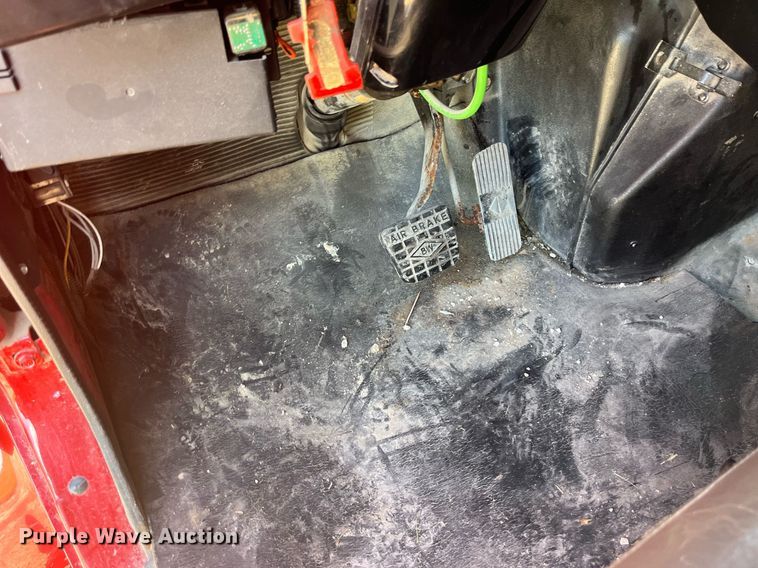 image for item LC9218 1998 International  4900 dump truck