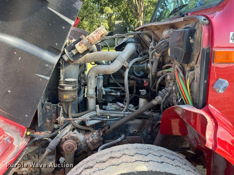 image for item LC9218 1998 International  4900 dump truck