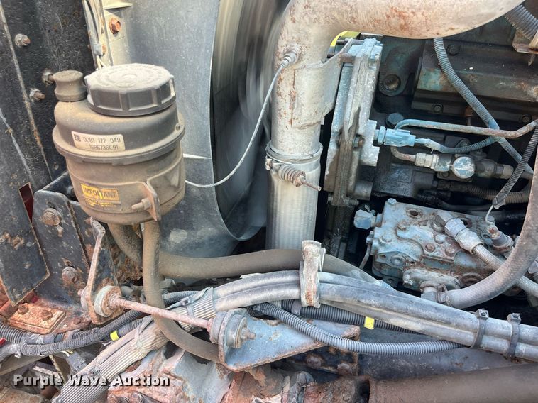 image for item LC9218 1998 International  4900 dump truck