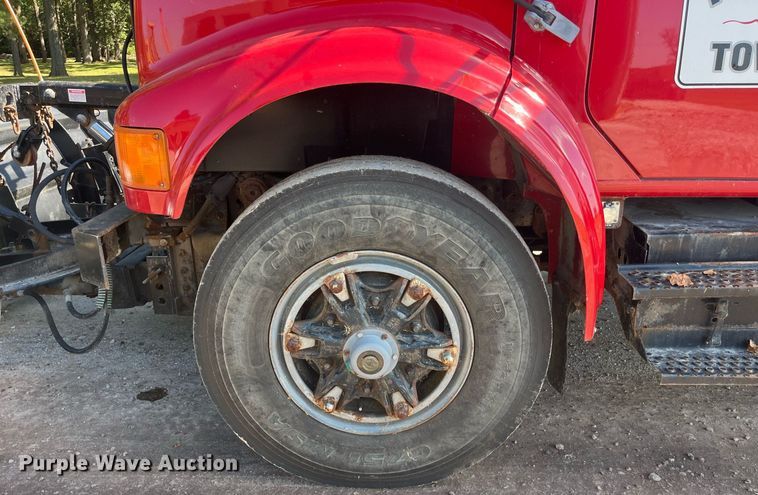 image for item LC9218 1998 International  4900 dump truck