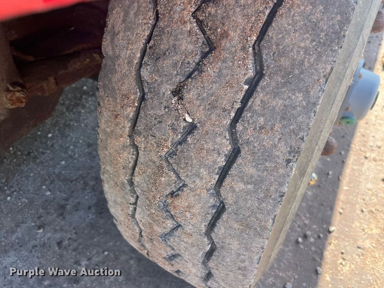 image for item LC9218 1998 International  4900 dump truck