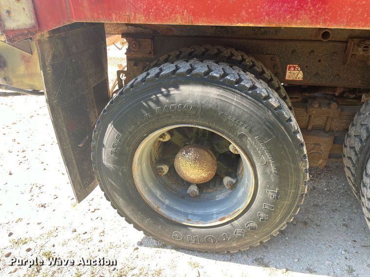 image for item LC9218 1998 International  4900 dump truck