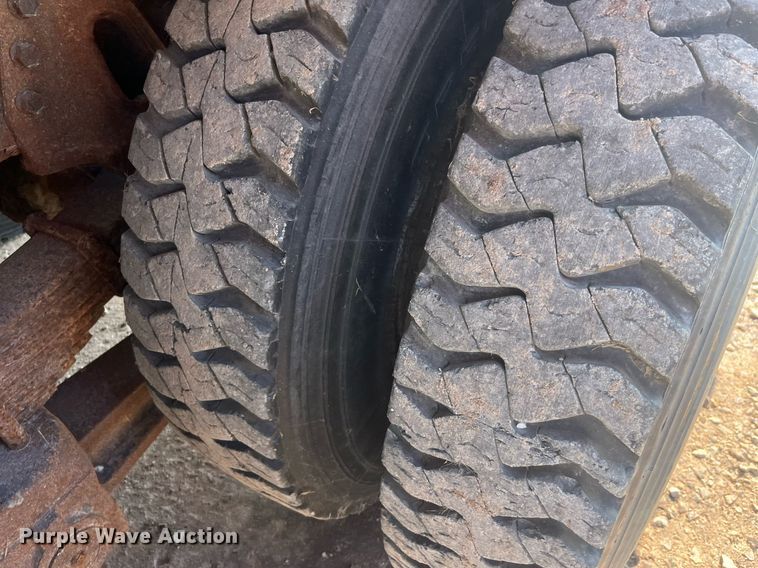 image for item LC9218 1998 International  4900 dump truck