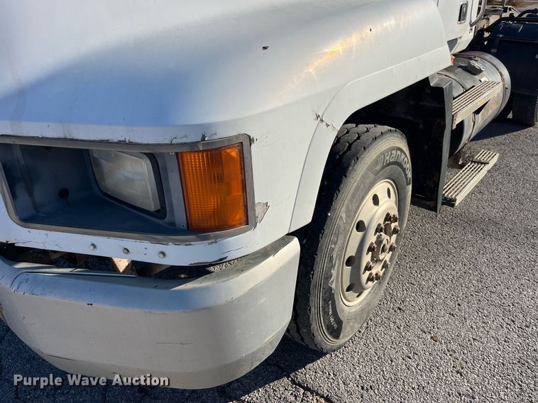 image for item LD9884 1992 Mack CH613 semi truck