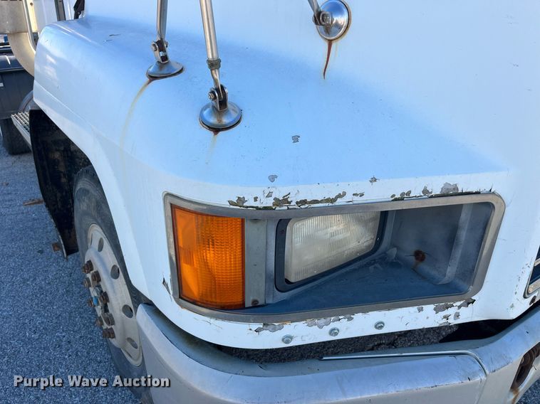 image for item LD9884 1992 Mack CH613 semi truck