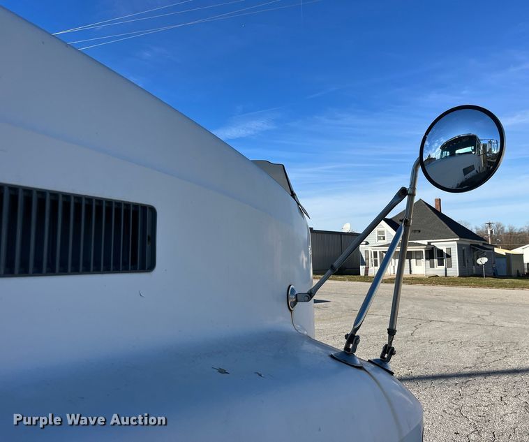 image for item LD9884 1992 Mack CH613 semi truck