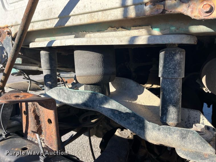 image for item LD9884 1992 Mack CH613 semi truck