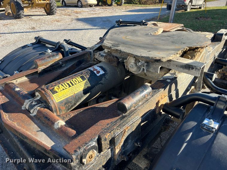 image for item LD9884 1992 Mack CH613 semi truck