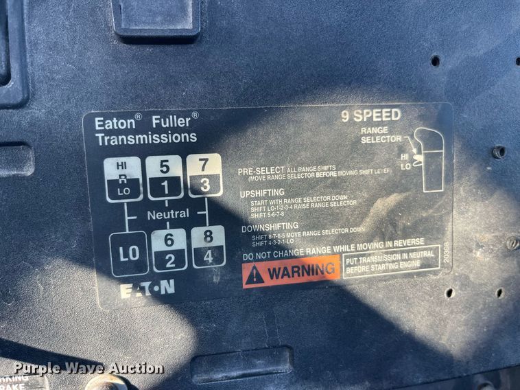 image for item LD9884 1992 Mack CH613 semi truck