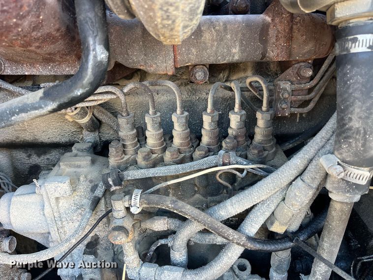 image for item LD9884 1992 Mack CH613 semi truck