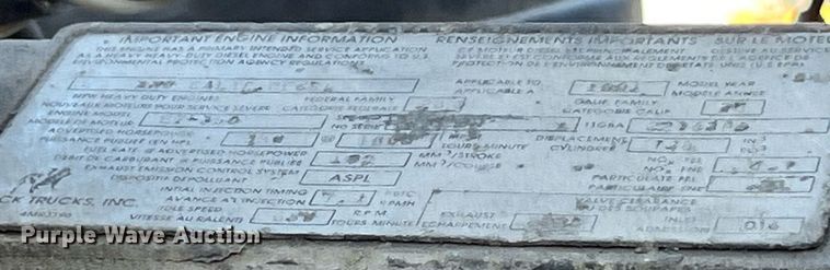 image for item LD9884 1992 Mack CH613 semi truck