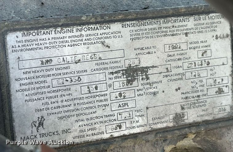 image for item LD9884 1992 Mack CH613 semi truck