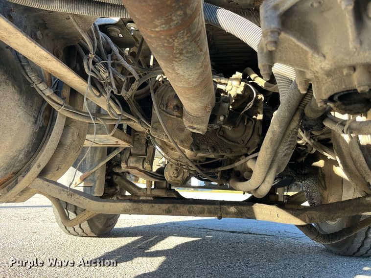 image for item LD9884 1992 Mack CH613 semi truck