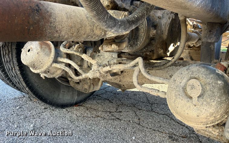 image for item LD9884 1992 Mack CH613 semi truck