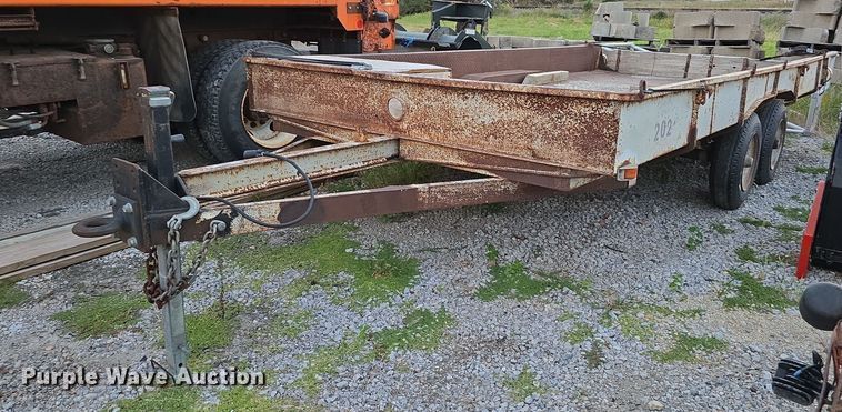 image for item LW9884 1992 Shop built utility trailer