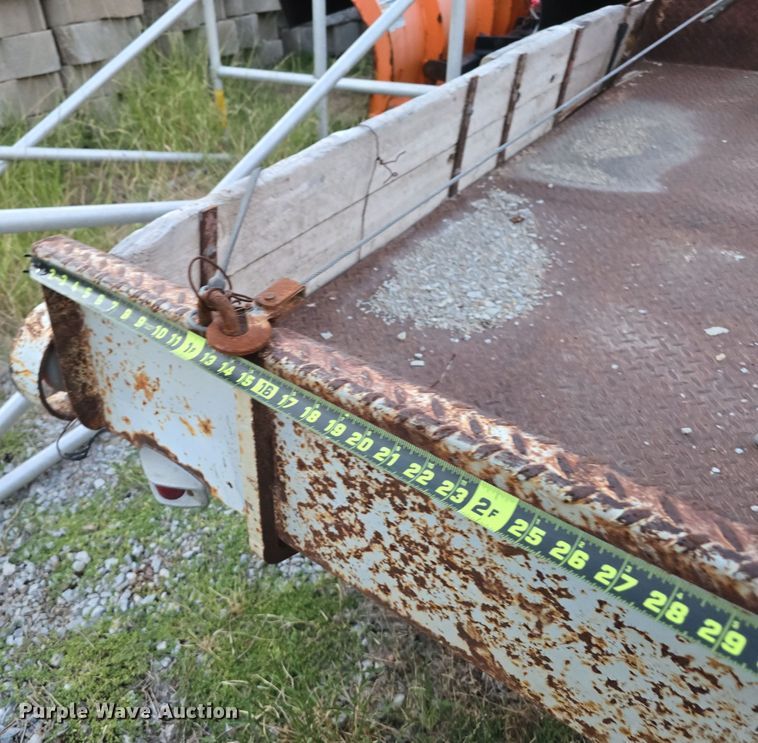 image for item LW9884 1992 Shop built utility trailer