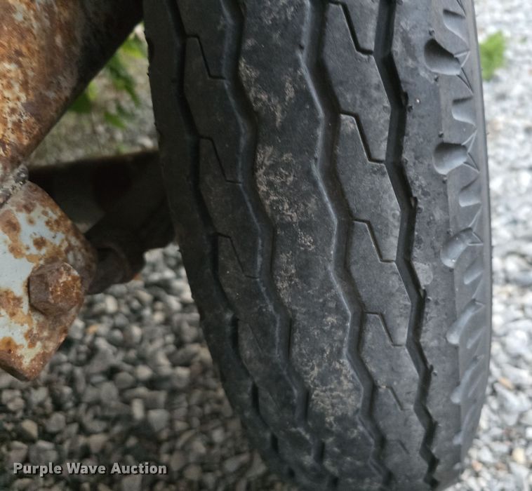 image for item LW9884 1992 Shop built utility trailer