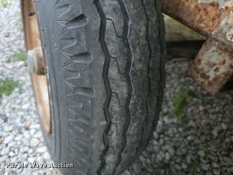 image for item LW9884 1992 Shop built utility trailer