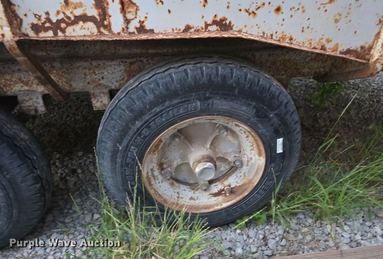 image for item LW9884 1992 Shop built utility trailer