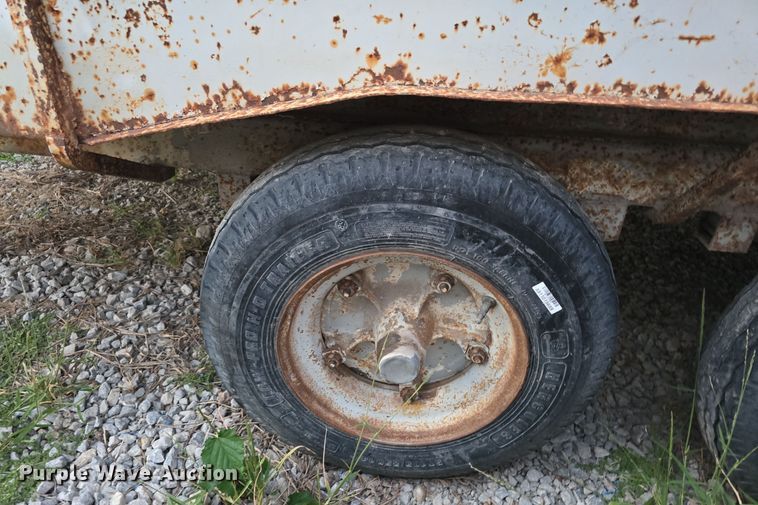 image for item LW9884 1992 Shop built utility trailer