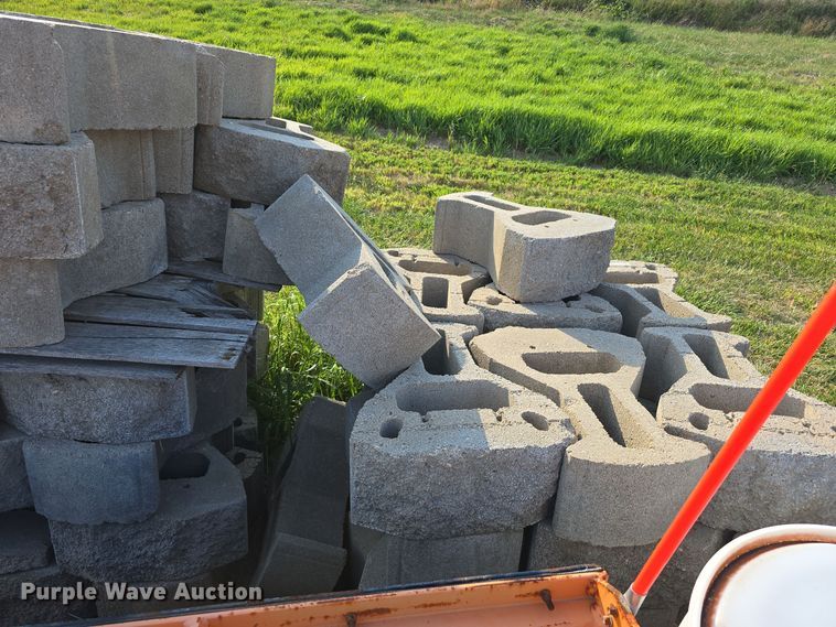 image for item LW9890 (21) pallets of landscaping blocks