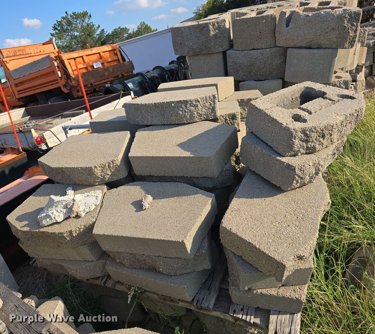 image for item LW9890 (21) pallets of landscaping blocks