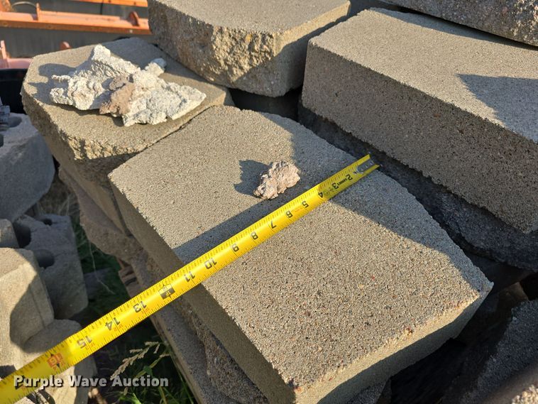 image for item LW9890 (21) pallets of landscaping blocks
