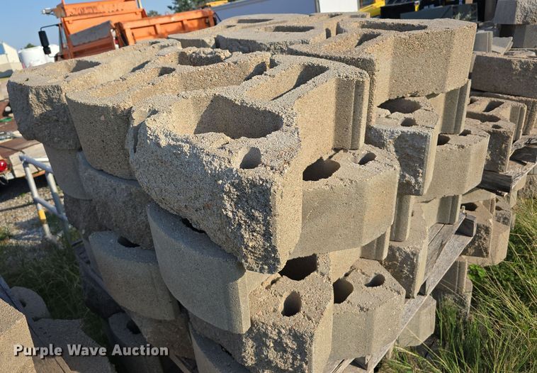 image for item LW9890 (21) pallets of landscaping blocks